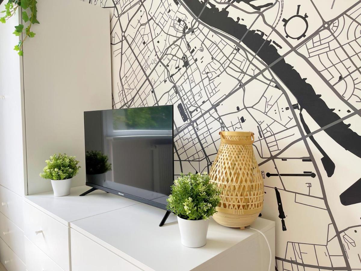 Apartment Batorego 18: White Oasis Near Metro And National Park